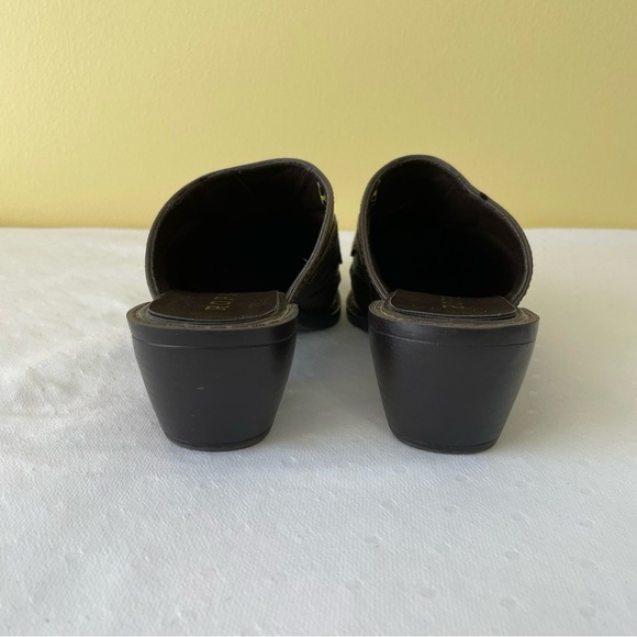 Roper Brown Mules with Pointed Toe and Low Heel - Picture 7 of 9